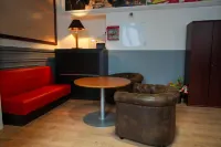 YOUR HOSTEL midi station - Hostels
