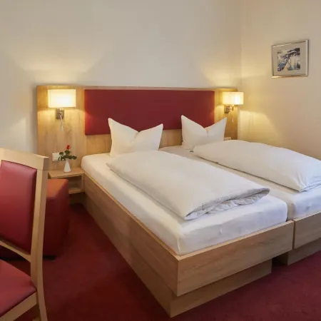 Hotel Zur Traube Отели в г. Фельберт