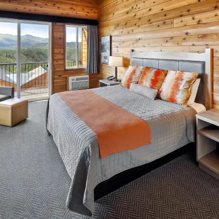 Denali Bluffs Hotel