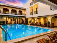 Hotel Lumen - A Garden of Lights - 3-Star