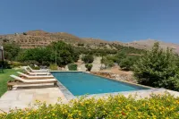 Agarathos Rooms & Pool Kaliviani -on the Road to Balos - ที่มีสระว่ายน้ำ