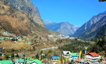 Rufina Lachung De'Crown