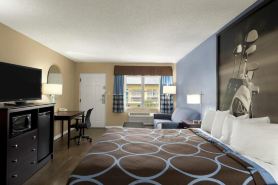 Super 8 by Wyndham Valdosta GA I-75