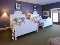 Carlisle Inn Hotels in Wayne Township