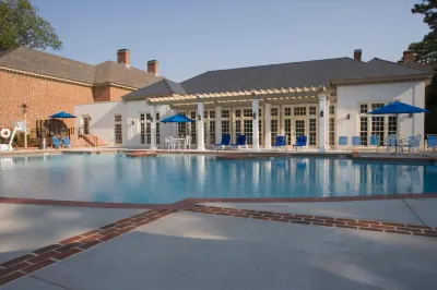 Colonial Houses, an Official Colonial Williamsburg Hotel