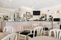 Super 8 by Wyndham Metropolis Hotels in Metropolis