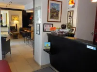 Hôtel de Bretagne Dol Centre Ville - Hotel et Restaurant Hotels in Dol-de-Bretagne