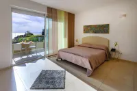 Zeus Hotel - Aparthotel - Meeting & Congress Hotels in Carrubazza-Motta