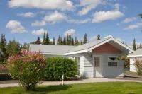 River's Edge Resort Hotels near Pioneer Air Museum