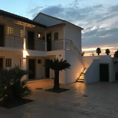 Oasis Beach Club  호텔