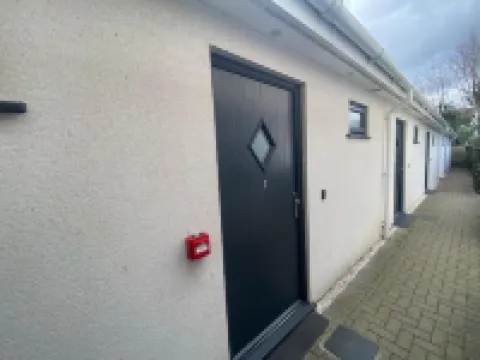 Deepcut Lodge Bed & Breakfast Self Service Hotels in Deepcut