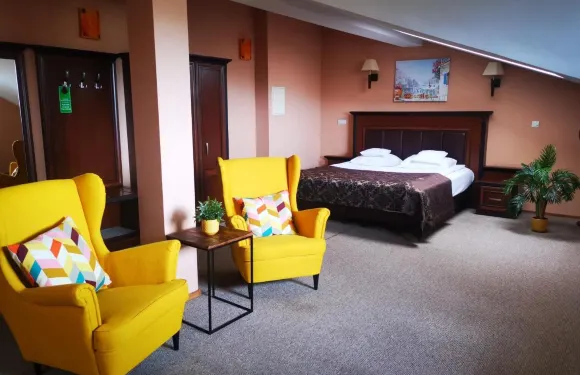 艾萊斯塔烏拉西亞博納酒店