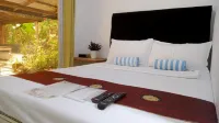 Baywalk Suites Batangas Hotel di Laurel
