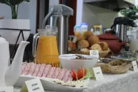 Golden Sky - breakfast