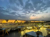 Royal Great Pyramid Inn