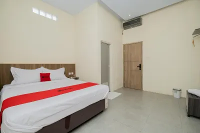 RedDoorz @ Sangnala Homestay Pakisaji Hotel di Desa Turen
