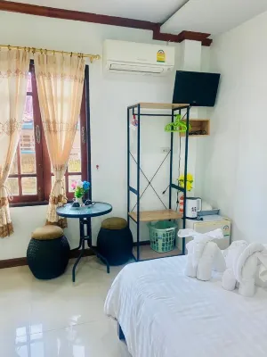 Lanta Grand House Hotels near Lanta Klong Nin Beach