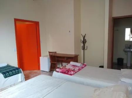 Ipê Rosa Hotel Отели рядом с достопримечательностью «Chácara panorama»