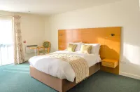 Croyde Bay Hotel or Self Catering