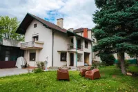 Pi House Hotels in Trnovo District