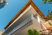 Sunny Villa