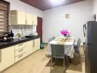 The Hub Panadura - Cosy, Convenient & Welcoming Stay - parking