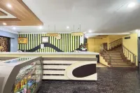 Hotel Pasar Besar RedPartner near Tugu Pahlawan - Wifi