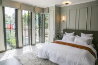 Rabi Residence - Two French units with A/C and balconies sleeps 4 - que admiten mascotas
