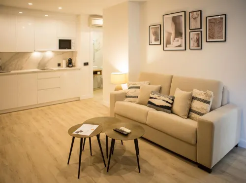 Apartamentos Málaga Premium - Calle San Telmo - Homestays