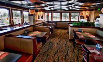 Lucky 7 Casino & Hotel (Howonquet Lodge)