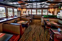Lucky 7 Casino & Hotel (Howonquet Lodge) Hotels in Smith River