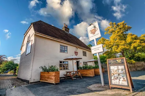 Crown & Punchbowl Hotel di Little Wilbraham
