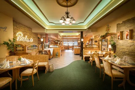 Hotel Pistono Отели рядом с достопримечательностью «Burg Thurant»