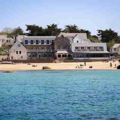 Logis Hôtel Saint-Guirec et de la Plage Hotel Exterior