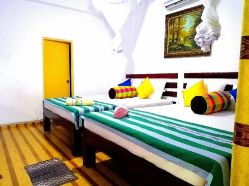 White Guest Hotels in Авьюкана