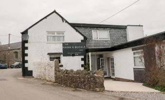 The Hawk & Buckle Inn