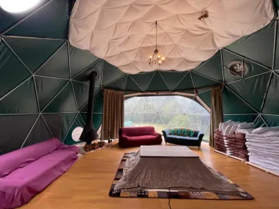 นากะดากิ อาร์ต วิลเลจ โรงแรมใน