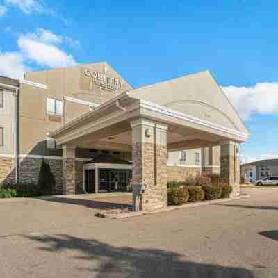 Country inn and Suites by Raddison South Haven Hotel Exterior