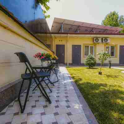 City Hotel Hotel Exterior