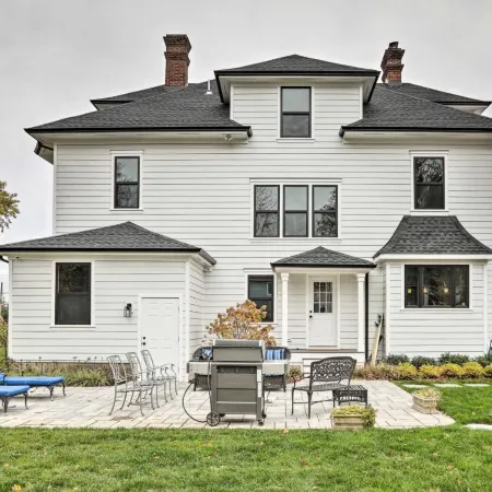 Grand Long Branch Home 1 Block to Beach!