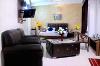 Hotel Panache 500 Mtrs from Shri Krishna Janma Bhumi Teample Hotel in zona Bhuteshwar Mahadev Temple