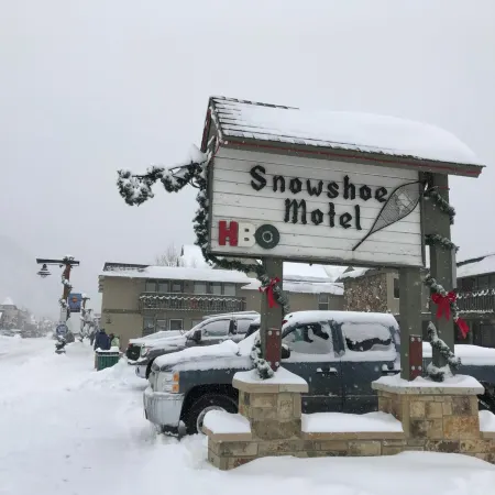 Snowshoe Motel