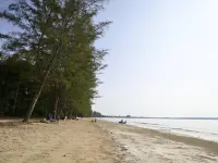 Laydee Resort Hôtels à : Amphoe Pathio