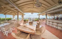 Assano Seafront Luxury - bar