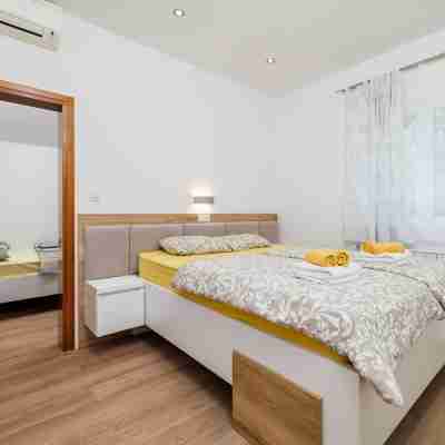 Apartments by the Sea in Lopar Rooms