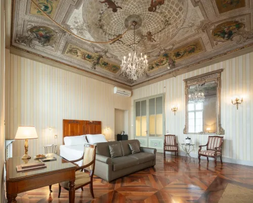 Hotel Roma e Rocca Cavour Hotels near Museo del Risorgimento