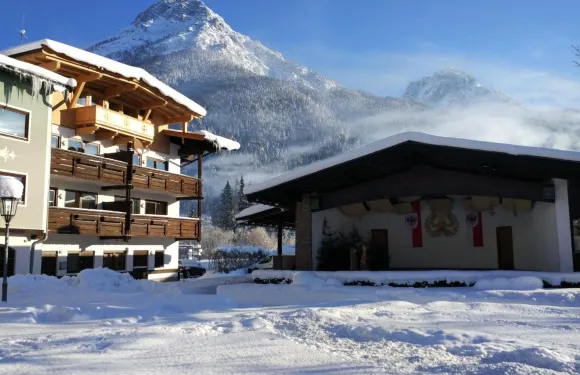 皮勒湖公寓酒店