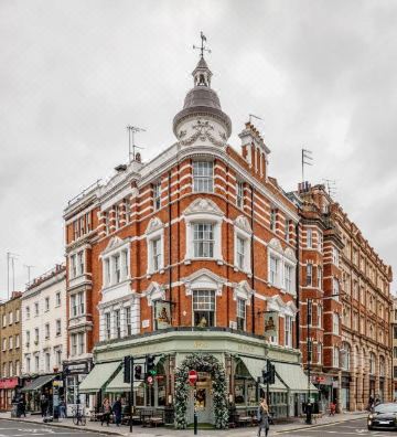 Kula London 깔끔한 침실 및 욕실 인테리어