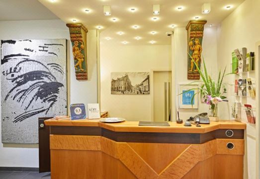 2. 호텔 취르처 바..