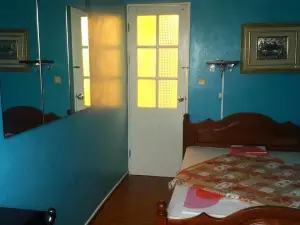 Los Cuartos Man Pretinha